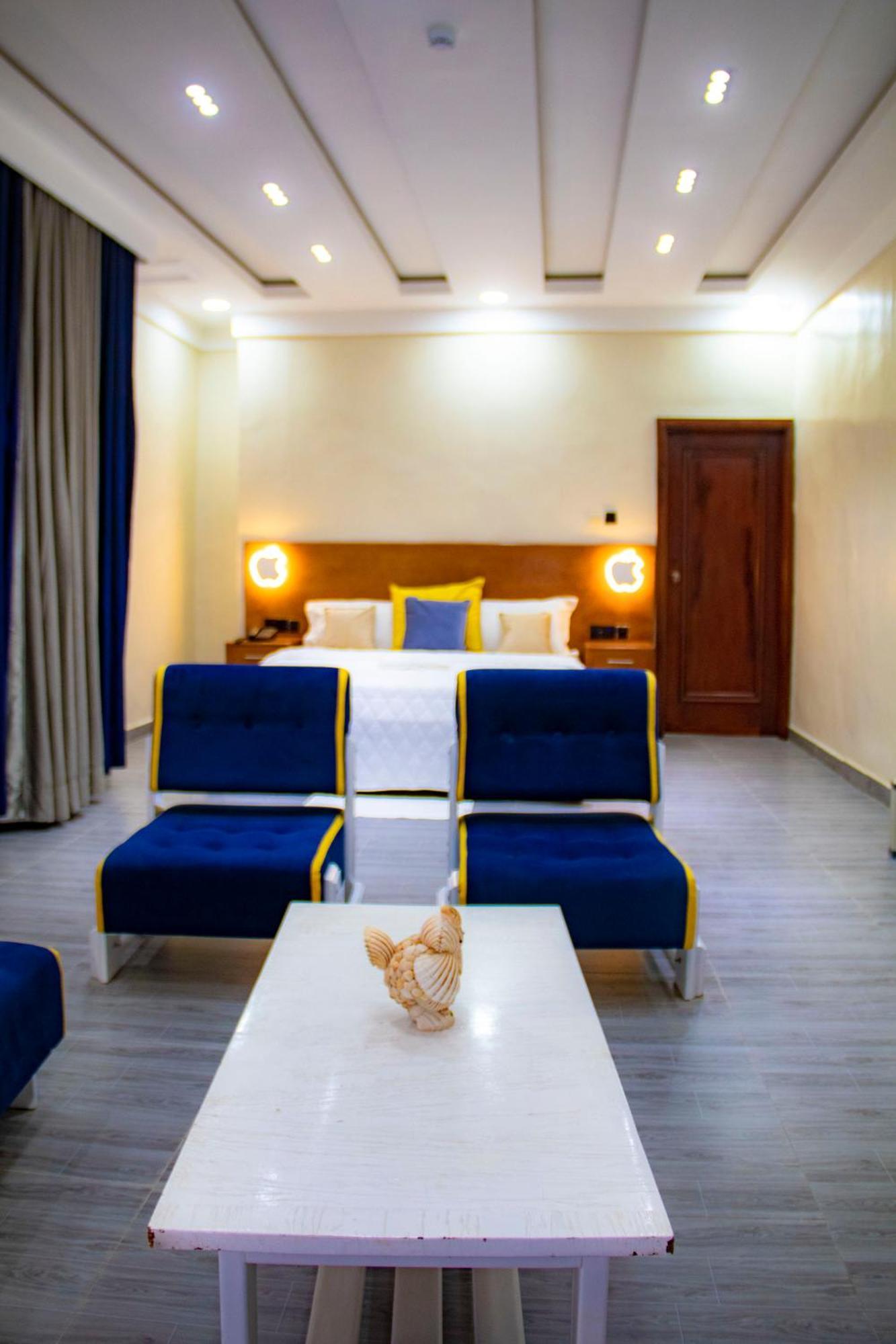 Hotel L'Apero โกโตนู ภายนอก รูปภาพ