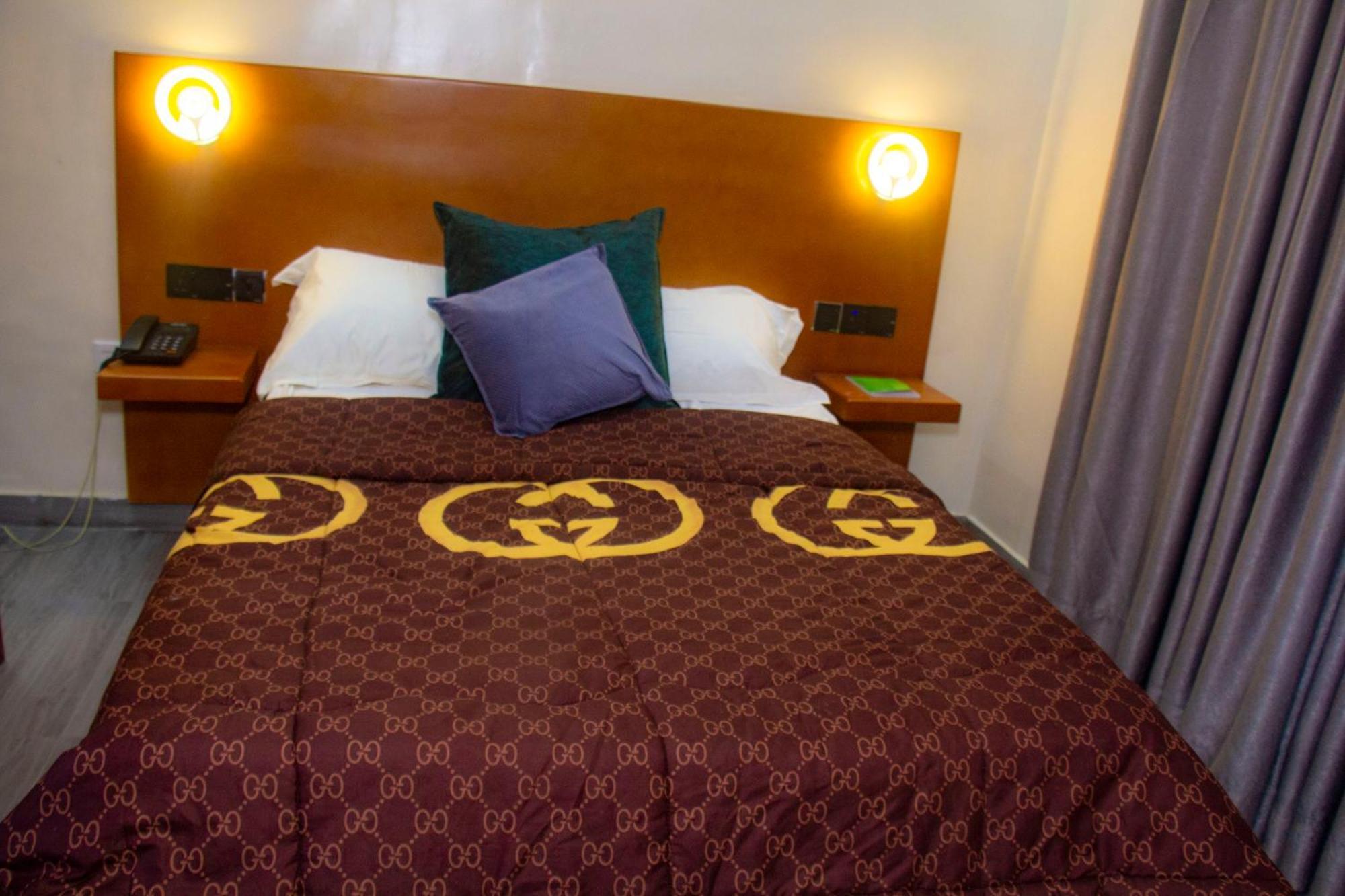 Hotel L'Apero โกโตนู ภายนอก รูปภาพ